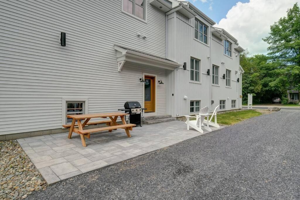 883 Suite 102 Bromont Vieux Village 2Cac , Foyer Exterior foto
