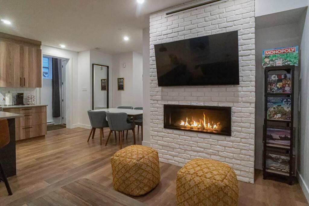 883 Suite 102 Bromont Vieux Village 2Cac , Foyer Exterior foto